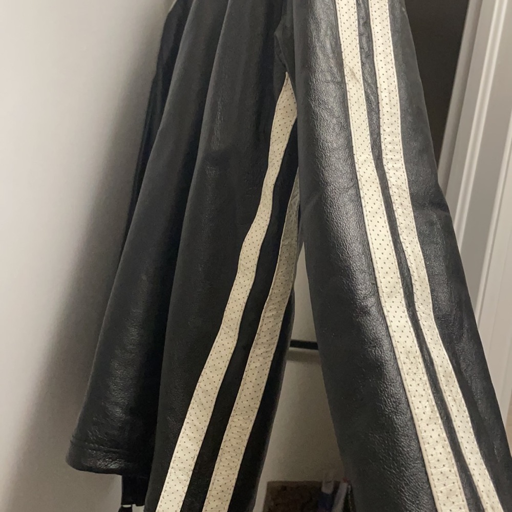 Leather jacket - Picture 2 of 4
